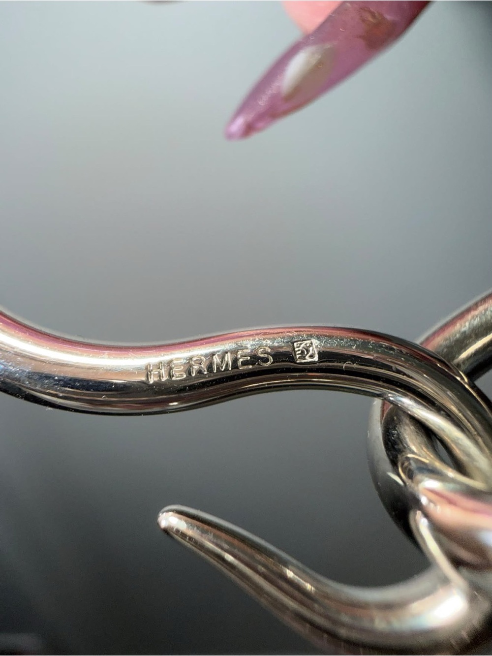 Hermès Vintage Jumbo Hook Brown Leather Palladium Bracelet - Picture 4 of 9